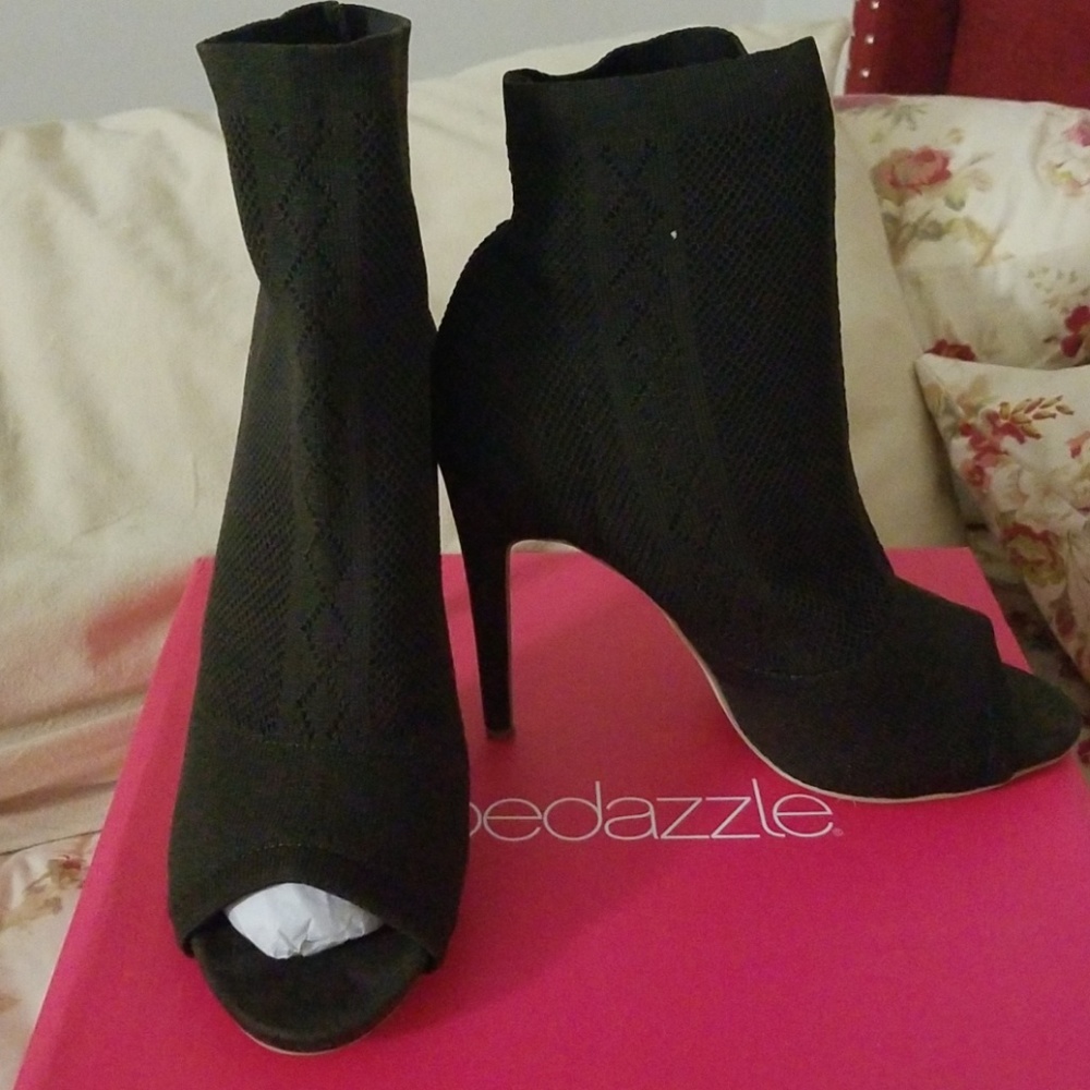 Boots - Picture 2 of 4